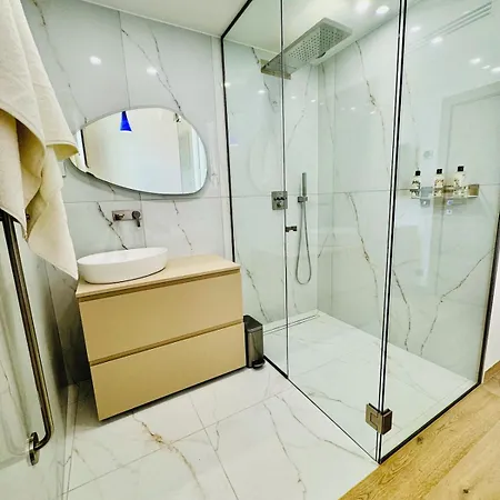 Διαμέρισμα Duplex Luxueux En Plein Centre Du Vieil Αντίμπ