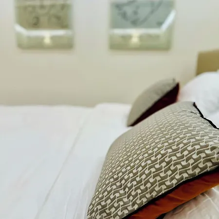 Διαμέρισμα Duplex Luxueux En Plein Centre Du Vieil Αντίμπ
